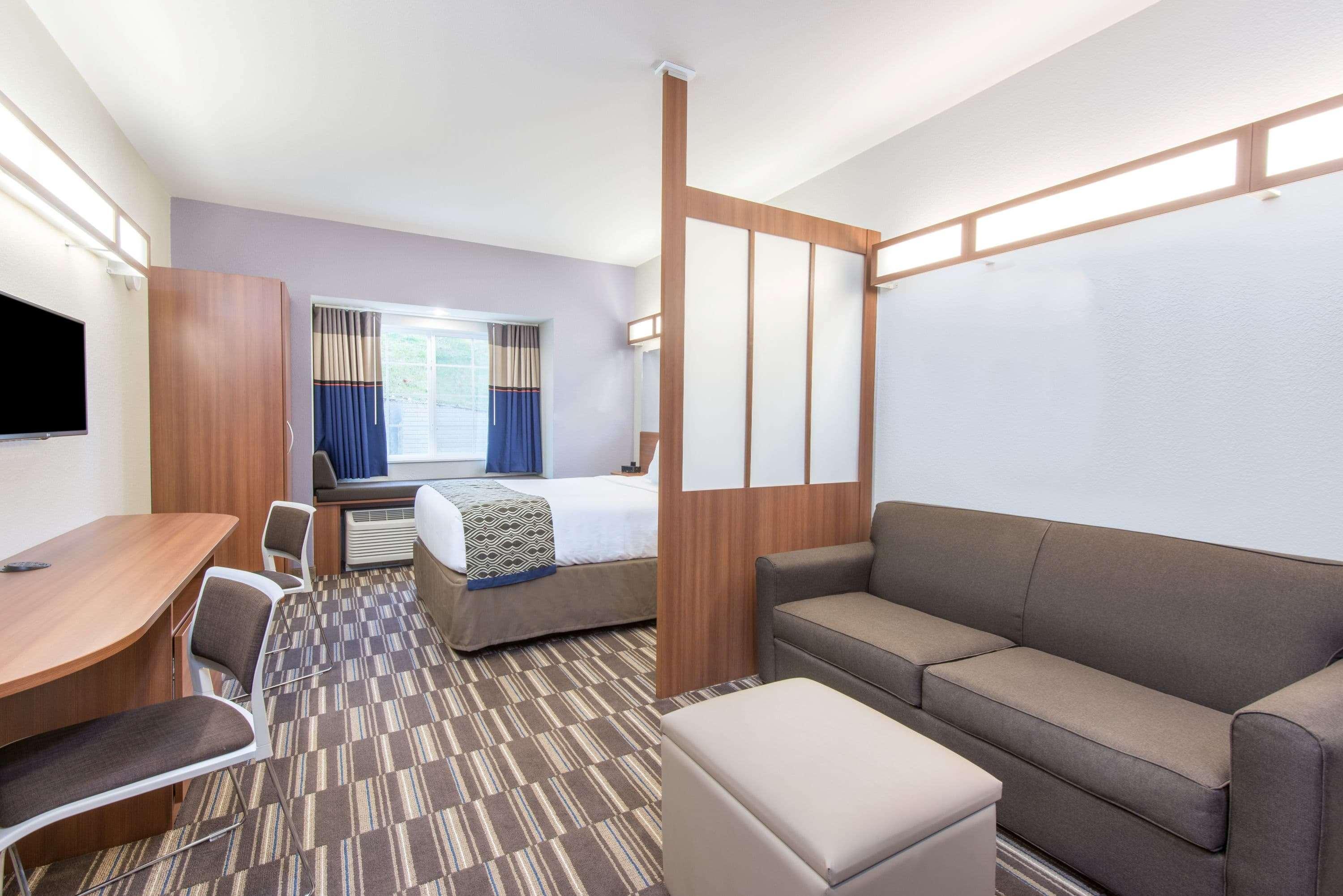 Microtel Inn & Suites By Wyndham Cadiz Exterior foto